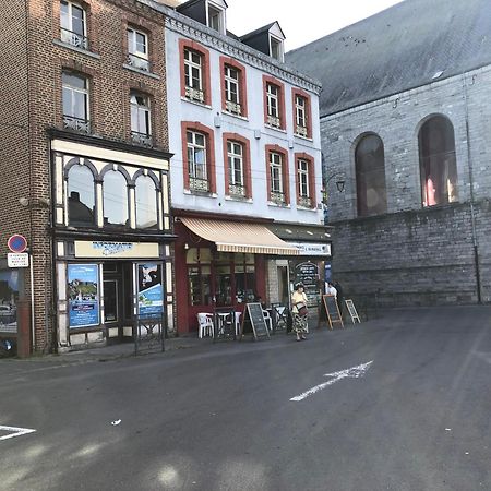 Le Repos De La Meuse Apartman Givet Kültér fotó