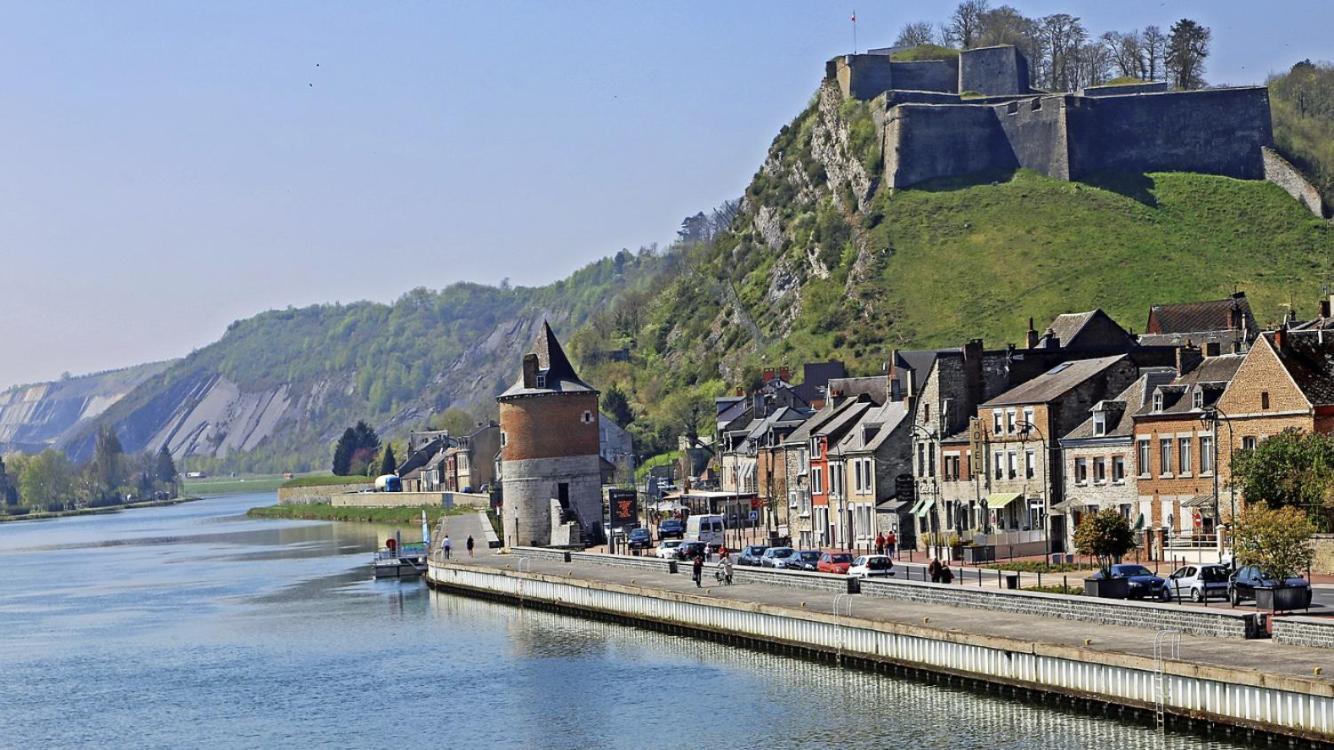 Le Repos De La Meuse Apartman Givet Kültér fotó